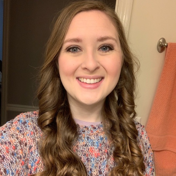 Meet your Posher, Olivia - Picture 1 of 1